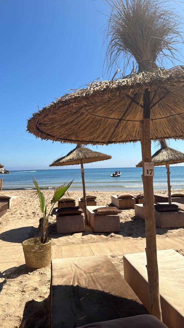 Vue panoramique sur la plage depuis St Trop' Beach